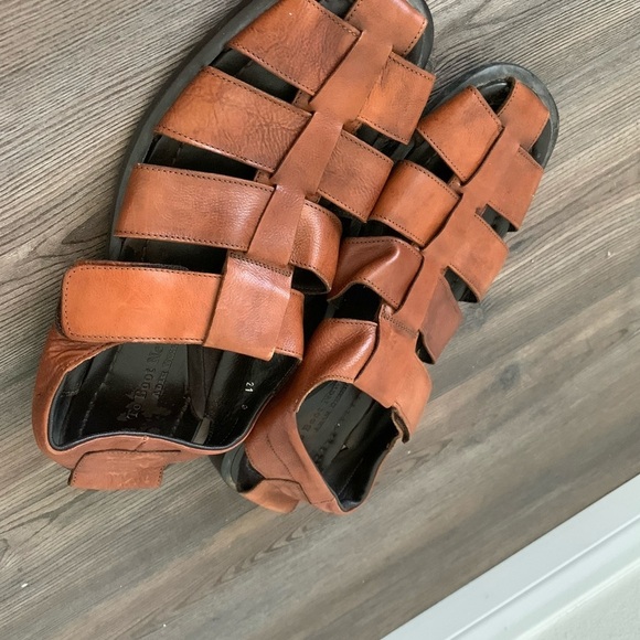 Sandals - Picture 7 of 10